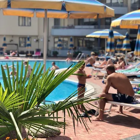 Plaza דירה *